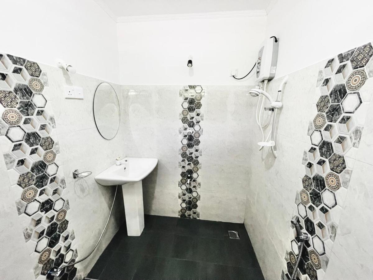 Gangadiya Lodge Szigirija Kültér fotó