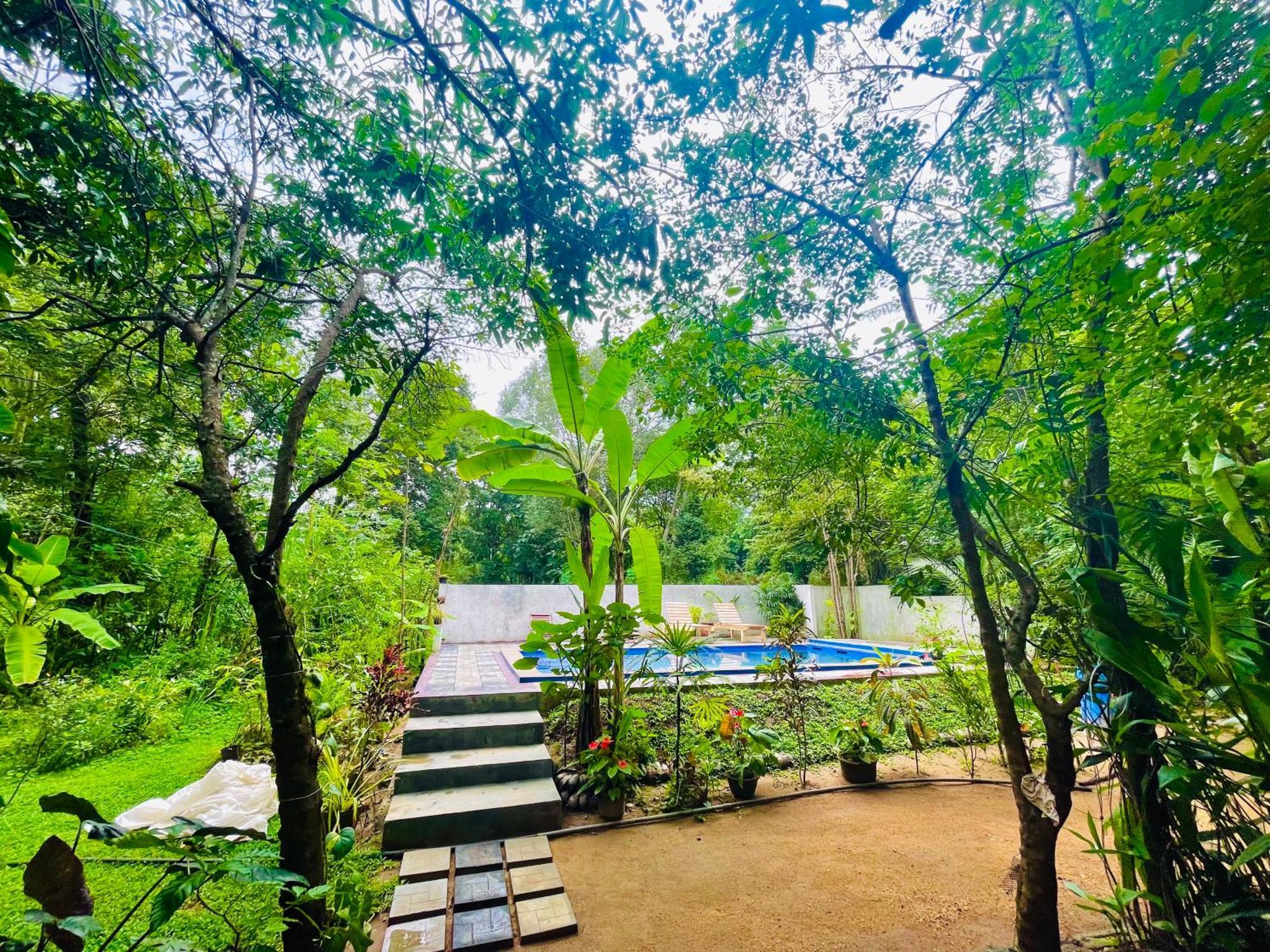 Gangadiya Lodge Szigirija Kültér fotó