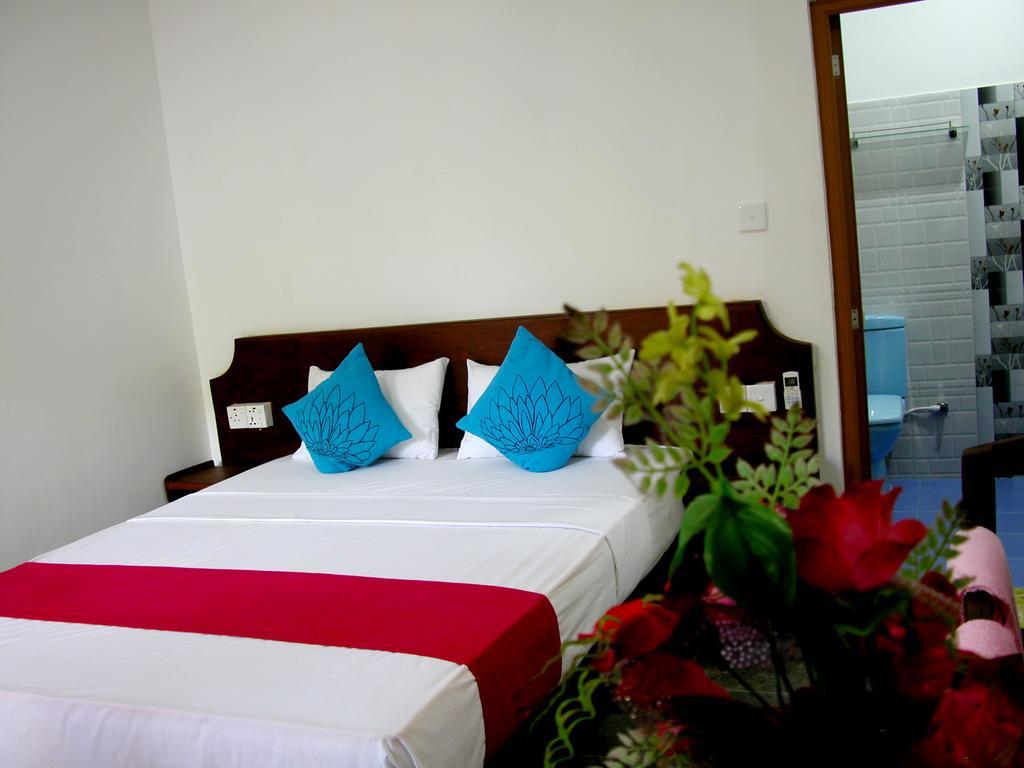 Gangadiya Lodge Szigirija Kültér fotó