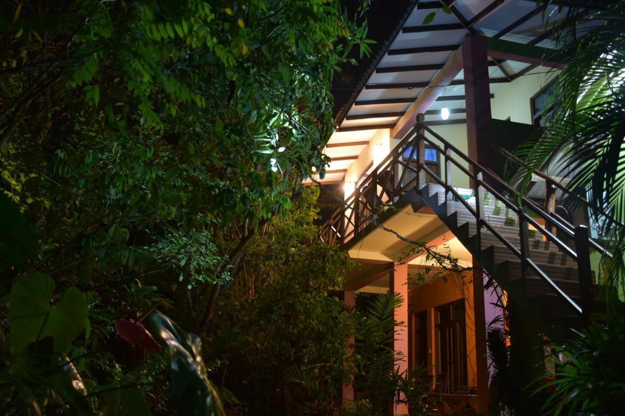 Gangadiya Lodge Szigirija Kültér fotó